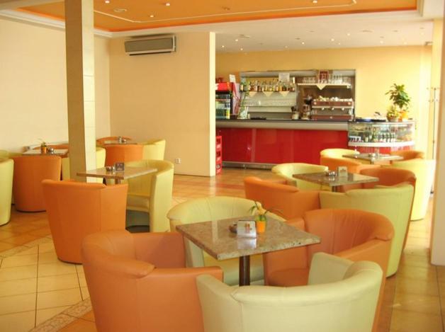 Hotel Nivy บราติสลาวา ภายนอก รูปภาพ