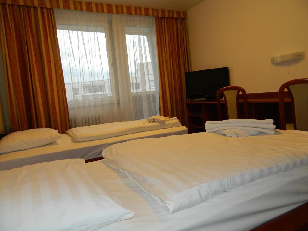 Hotel Nivy บราติสลาวา ภายนอก รูปภาพ